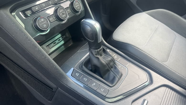 Volkswagen Tiguan 2.0 TDi 150 R-Line Tech 5dr DSG Diesel Estate